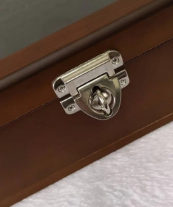 Alternative view of Maleta de Madeira 