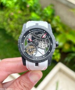 Super Clone Máquina ETA – Roger Dubuis Excalibur Preto Branco Borracha 42mm