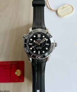 OMEGA SEAMASTER 007 300M 42MM BORRACHA