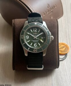 BREITLING SUPEROCEAN 44MM VERDE