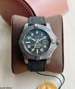 BREITLING AVENGER SEAWOLF 44MM PRETO
