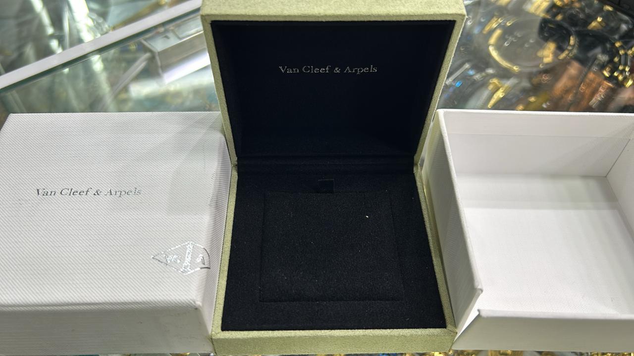 38d65894-e1af-4f77-848d-39aa73d314c4