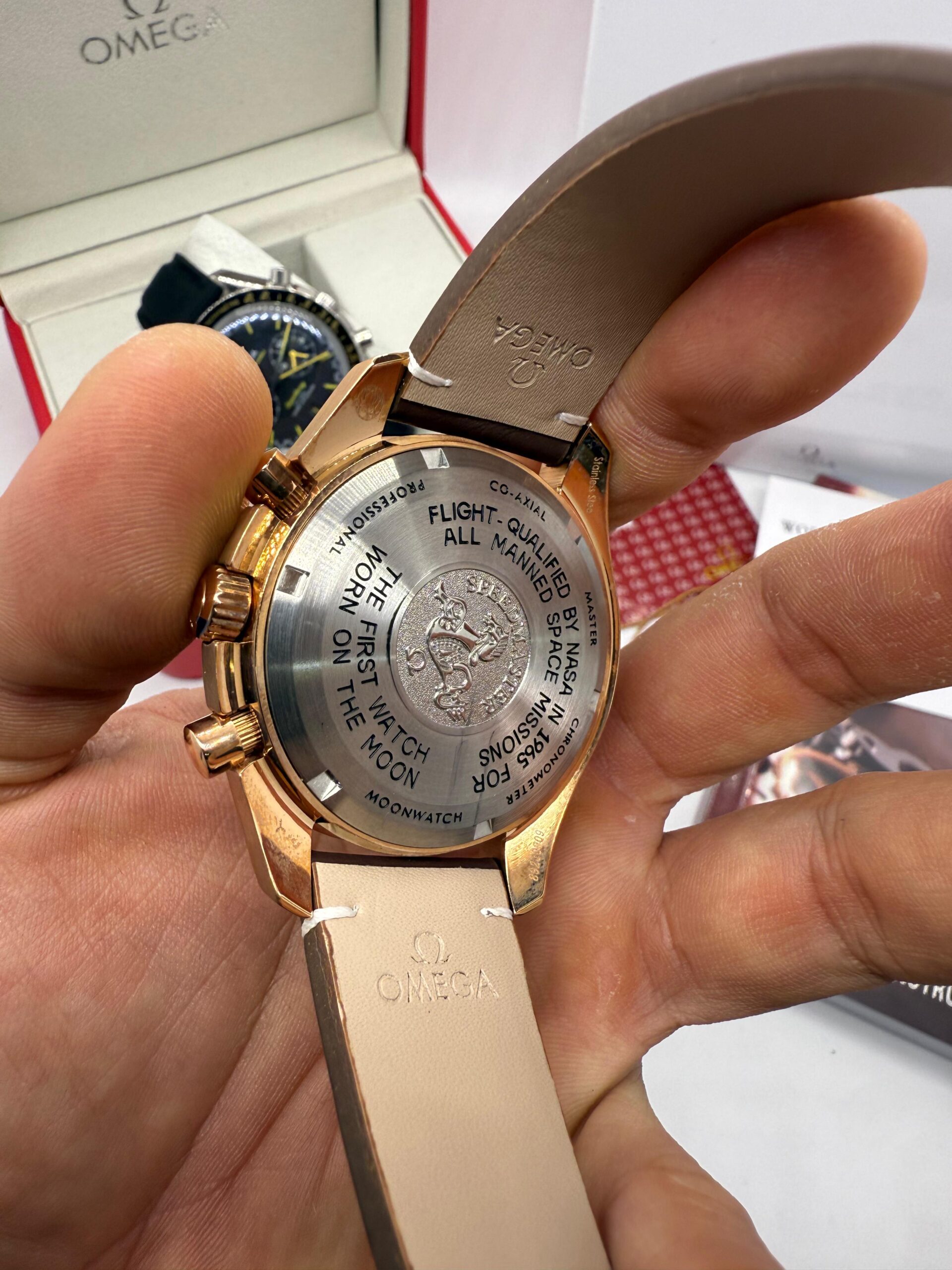 Relógio Réplica Omega Speedmaster Dark Apollo 8 - Imagem 2